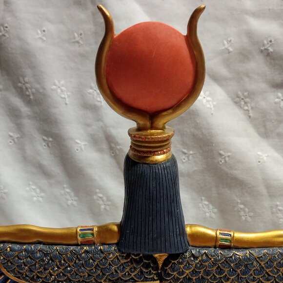 🎬 Ancient Egyptian Goddess Isis Open Wings Statue - Picture 7 of 9